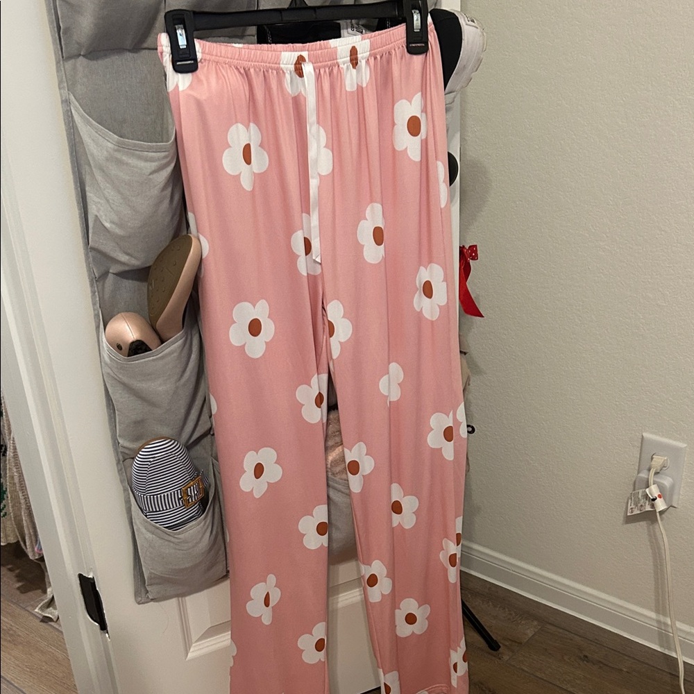 SHEIN Pink Floral Daisy Pajama Set - Picture 3 of 5